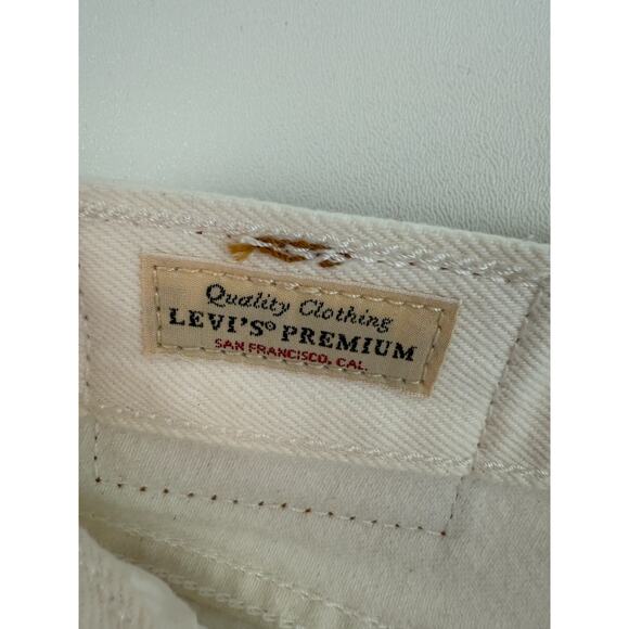 Levi's Premium Women Wedgie Straight Fit High Rise Jeans 30x26 White NWT - Picture 6 of 13